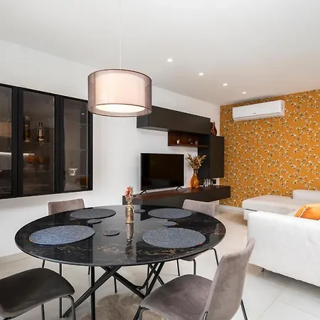 Modern 3br Stylish With Large Balcony - Close To St Julians And St Georges Bay
