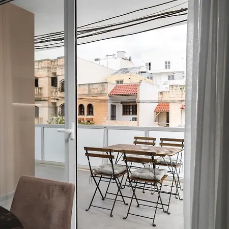 Modern 3br Stylish With Large Balcony - Close To St Julians And St Georges Bay Is-Swieqi