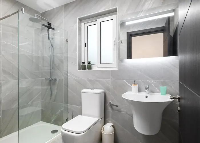 Apartament Modern 3br Stylish With Large Balcony - Close To St Julians And St Georges Bay Is-Swieqi