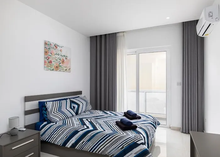 Modern 3br Stylish With Large Balcony - Close To St Julians And St Georges Bay Apartament *