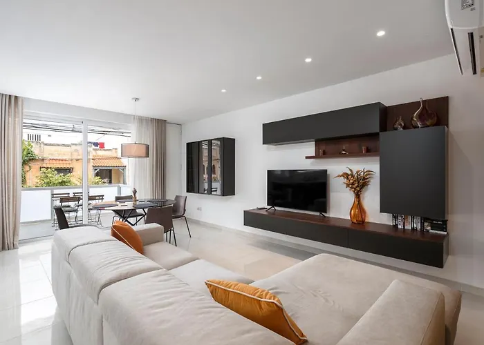 Modern 3br Stylish With Large Balcony - Close To St Julians And St Georges Bay Apartament Is-Swieqi