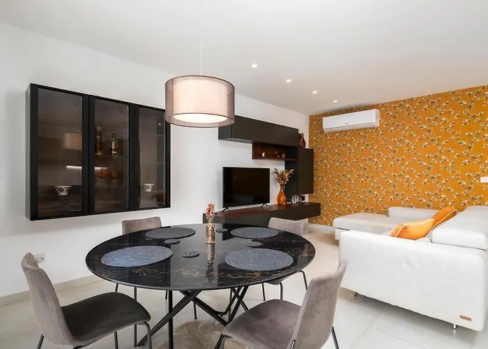 Modern 3br Stylish With Large Balcony - Close To St Julians And St Georges Bay