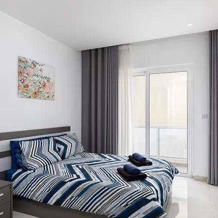 Modern 3br Stylish With Large Balcony - Close To St Julians And St Georges Bay Apartment *