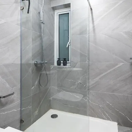 Modern 3br Stylish With Large Balcony - Close To St Julians And St Georges Bay Apartament