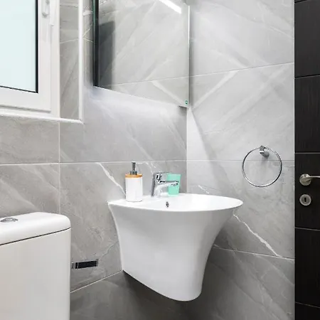 Apartment Modern 3br Stylish With Large Balcony - Close To St Julians And St Georges Bay