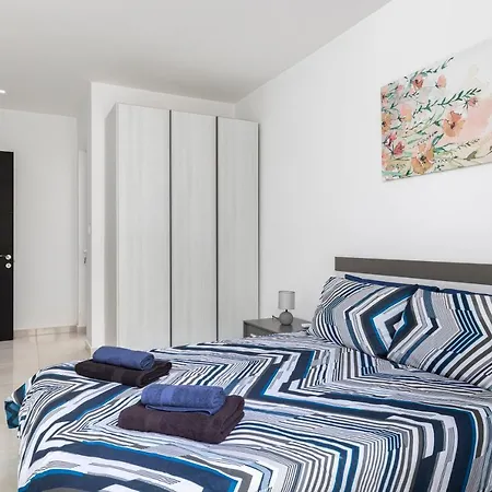 Lägenhet Modern 3br Stylish With Large Balcony - Close To St Julians And St Georges Bay *