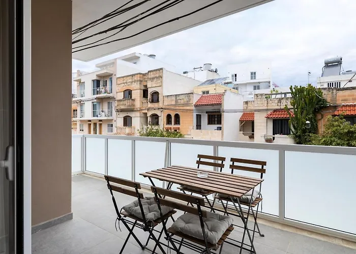 Modern 3br Stylish With Large Balcony - Close To St Julians And St Georges Bay