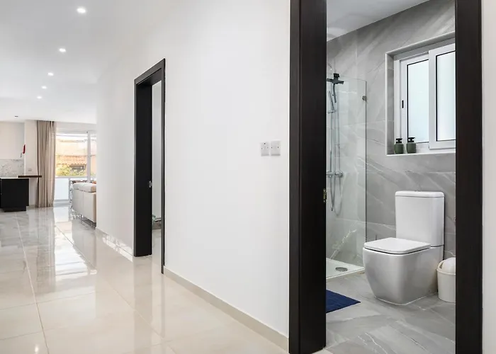 Modern 3br Stylish With Large Balcony - Close To St Julians And St Georges Bay