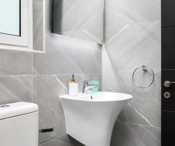 아파트 Modern 3br Stylish With Large Balcony - Close To St Julians And St Georges Bay