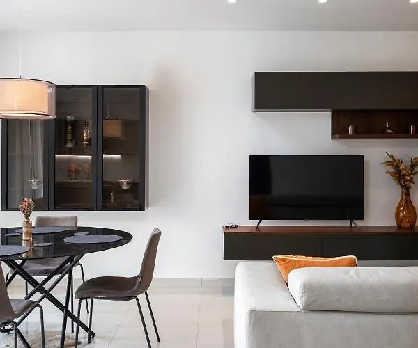 Modern 3br Stylish With Large Balcony - Close To St Julians And St Georges Bay