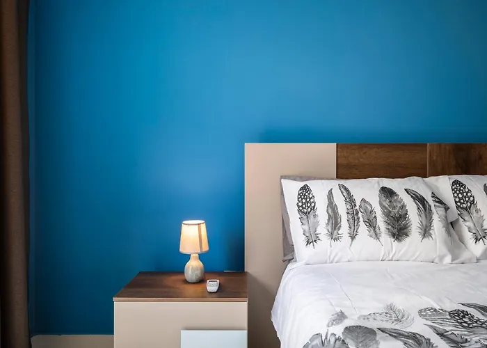 Modern 3br Stylish With Large Balcony - Close To St Julians And St Georges Bay Lägenhet *