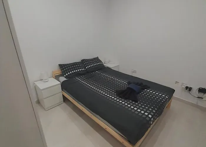 Modern 3br Stylish With Large Balcony - Close To St Julians And St Georges Bay * Is-Swieqi